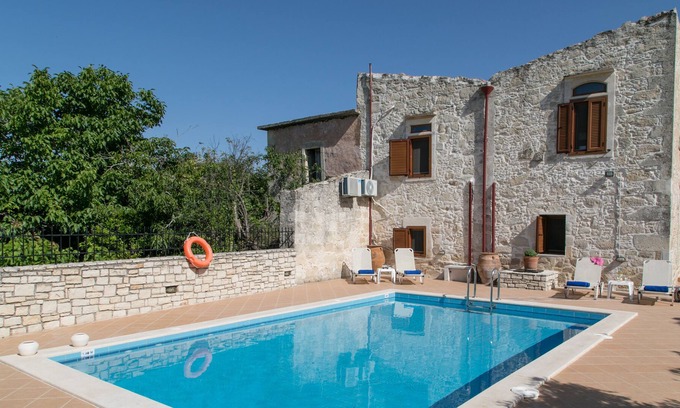 Pigouniana Villa | Pool Villa Afroditi