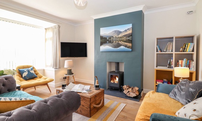 Portinscale Cottage | POOLEY HOWE, pet friendly, with open fire in Keswick