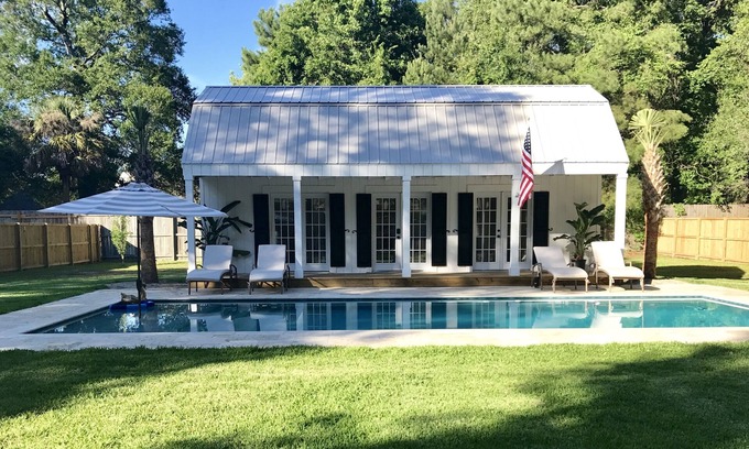 Mount Pleasant Cottage | Poolhouse Cottage
