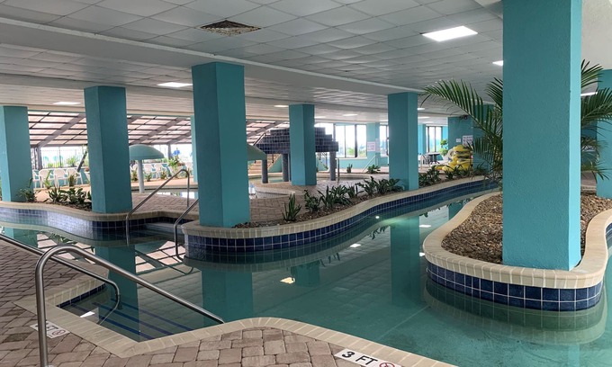 Myrtle Beach Hotel | Pools and Fun - Landmark