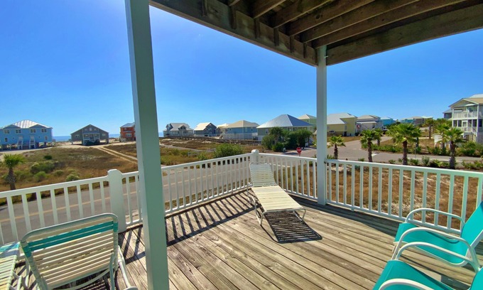 Morgantown House | Pools, Views and easy beach access