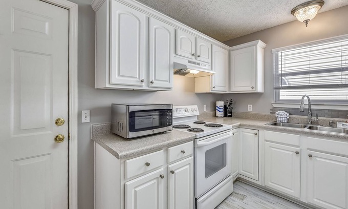Panama City Beach House | Poolside Cabana by Book That Condo