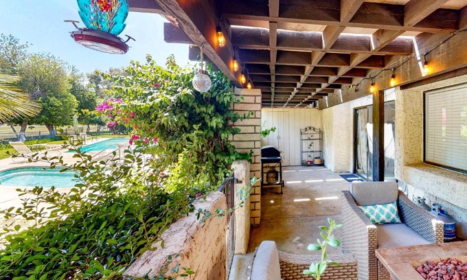 Palm Springs Apartment | Poolside Getaway Permit# 4610