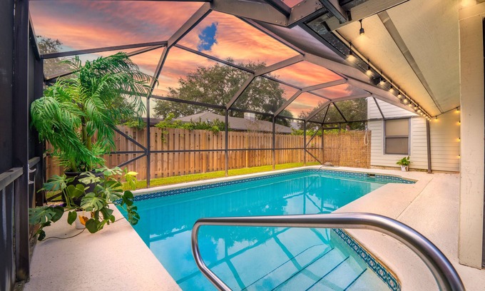 Lakewood Park House | Poolside Golf Paradise: 2 King Bdrms: Beaches 15 Min: Game room: Tee, Sun & Fun