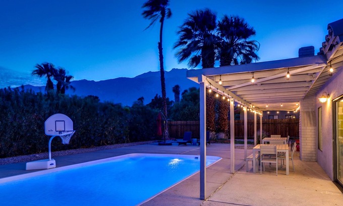 Vista Norte House | Poolside Living 4 Bedroom Home by RedAwning