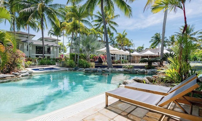 Port Douglas Resort | Poolside Relaxation Resort Retreat w Beach Access