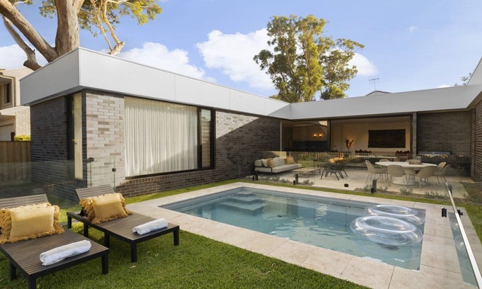 Tea Gardens House | Poolside Retreat, TOP NOTCH
