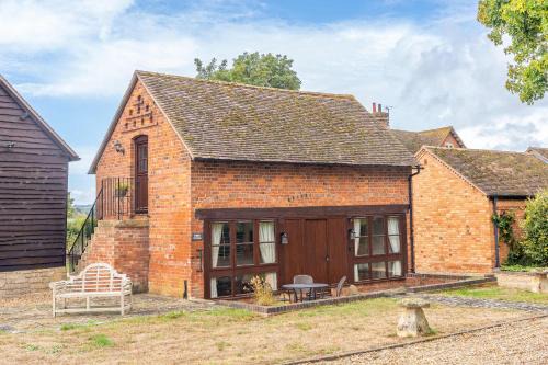 Dumbleton House | Poplar Cottage - Historic Barn in Dumbleton