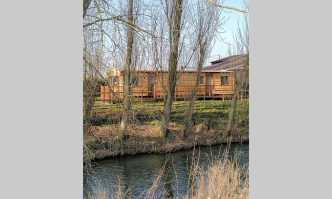 Kirkby on Bain Apartment | Poplar Lodge Log Caravan