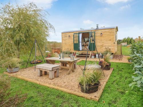 Redmile House | Poppie's Shepherd Hut - Uk50227
