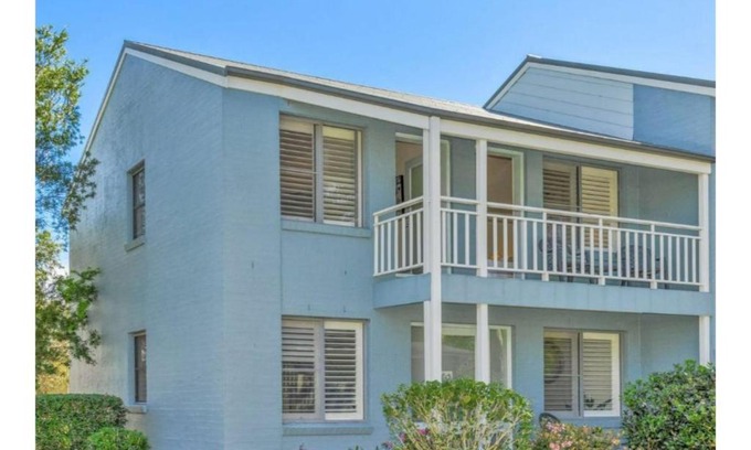 Cams Wharf House | Poppies Lakeview Terrace 405