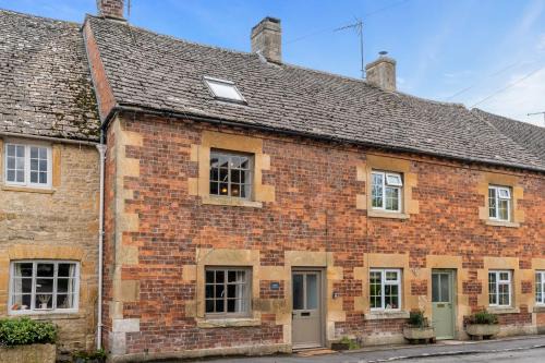 Broadwell House | Poppy Cottage