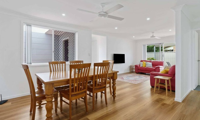 Bateau Bay Villa | Poppy's Place - Coastal Inspired Escape
