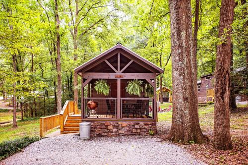 Lookout Valley Neighborhood Association House | Pops Cabin Lookout Mountain Luxury Tiny Home