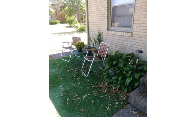 Rockford House | Popular Edgewater Neighborhood.