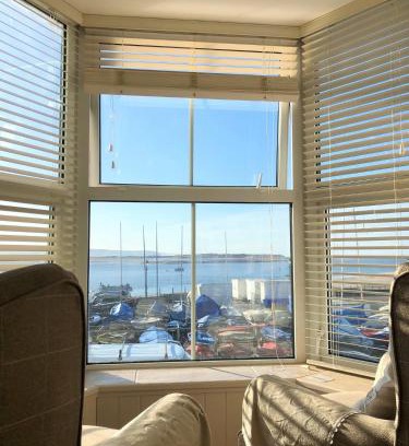Aberdovey Apartment | Popular Sea View Apartment