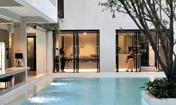 Wua Lai Hotel | POR Daowadung