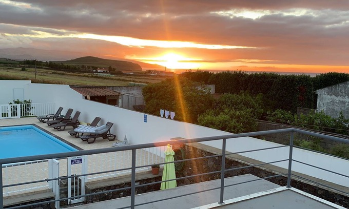 Ribeira Grande House | Pôr do Sol is an accommodation located in R.Grande,close to Santa Barbara beach