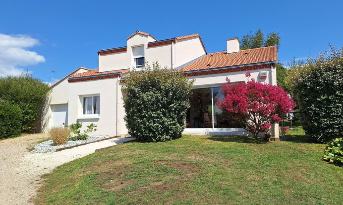 Pornic Villa | Pornic is all within walking distance: the old port, the sea, the Château and the shops.