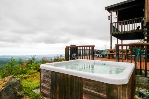 Port Angeles House | Port Angeles Blue Mountain Lodge with Bunkhouse
