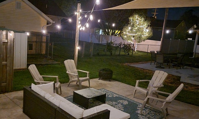 Port Clinton Cottage | Port Clinton Home~Lake & Park Views~Beach Access!