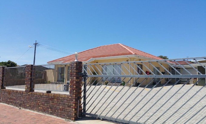 Port Elizabeth Apartment | Port Elizabeth Apartment