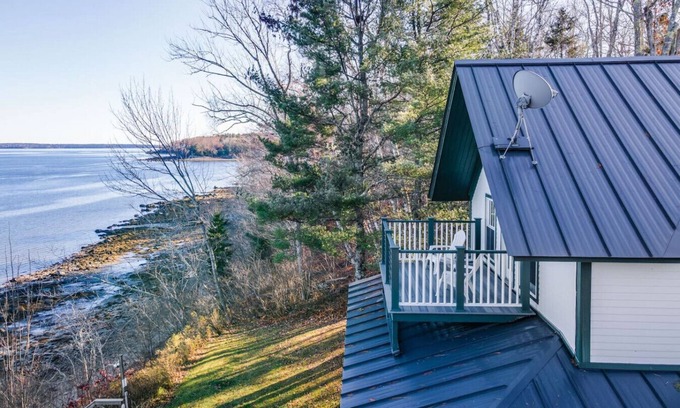 Northport House | Port Lucy - Family Home w/Direct Access to Bay!
