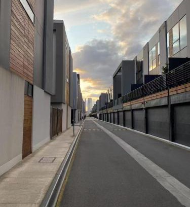Port Melbourne House | Port Melbourne Share Townhouse