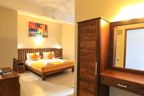 Kochchikade South Hotel | Port View City Hotel