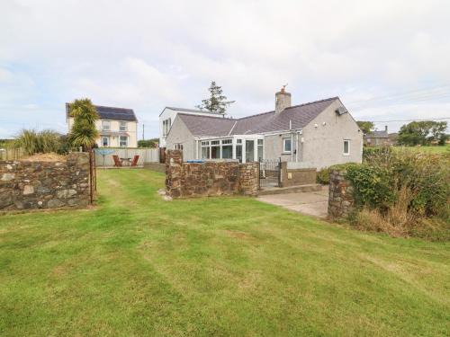 Garn Fadryn House | Porth Awyr