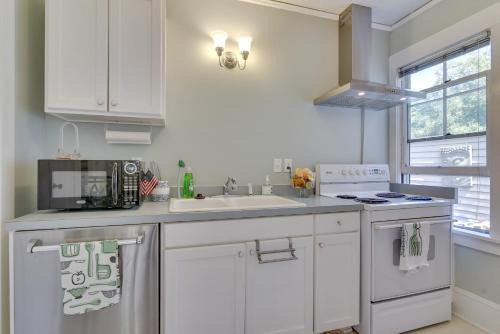 Hollywood District House | Portland Getaway - Walk to Hollywood Theatre!