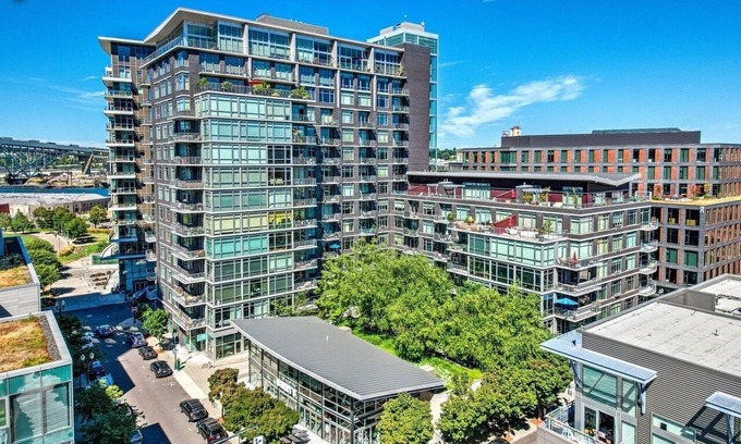 Pearl District Condo | PORTLAND OREGON Long-Term, Short-Term Rental The Pinnacle Pearl District