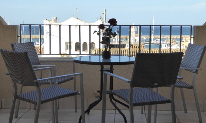 Almerimar Apartment | Porto Fino Apartment with Marina and Sea Views (Wi-Fi included)