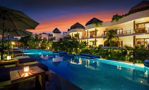Downtown Hotel | Porto Playa Condo Hotel and Beach Club