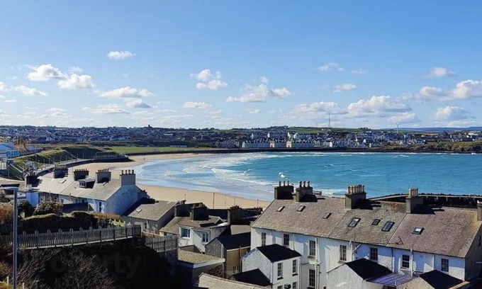 Portrush Apartment | Portrush Penthouse Stunning Harbour & Atlantic Views
