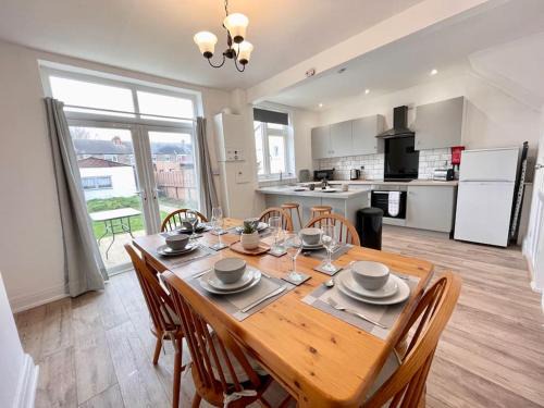 Portsmouth Apartment | Portsmouth 3 Bedroom Getaway, sleeps 6
