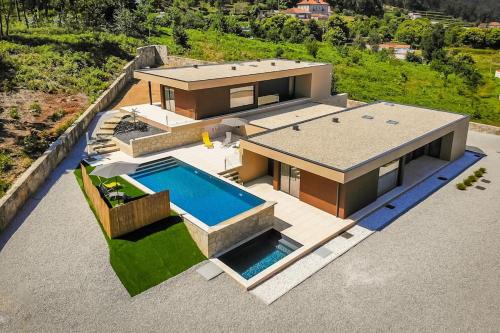 Cardielos Villa | Portugal Active Nature Hill Duo