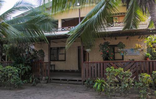 Bahia Solano Hotel | Posada Las Palmeras