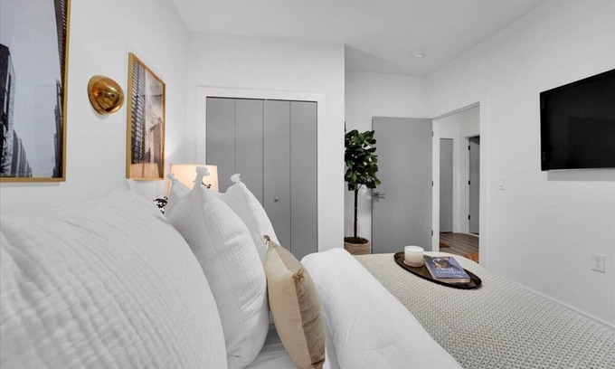 Union Condo | Posh Living Cozy Condo