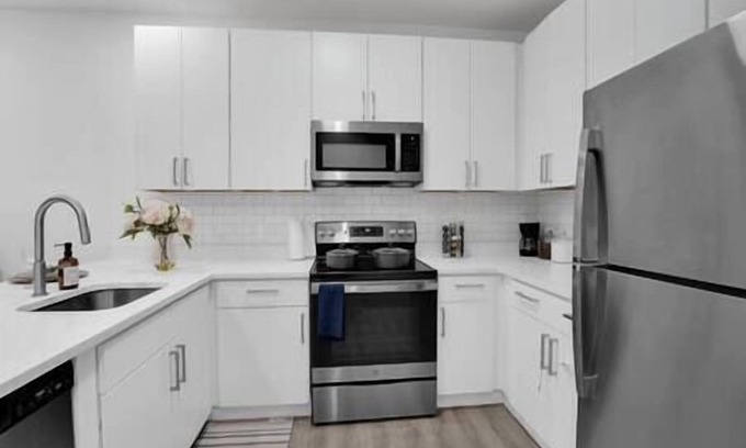 Union Apartment | Posh Living cozy condo