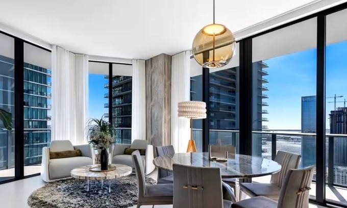 Edgewater Apartment | POSH Miami Penthouse, Stunning Ocean Views! Heated Pool/Gym, Near Beach & Cafes