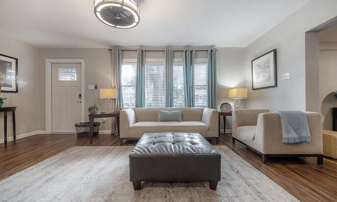 Ybor City House | Posh spacious pool house in the Heights.