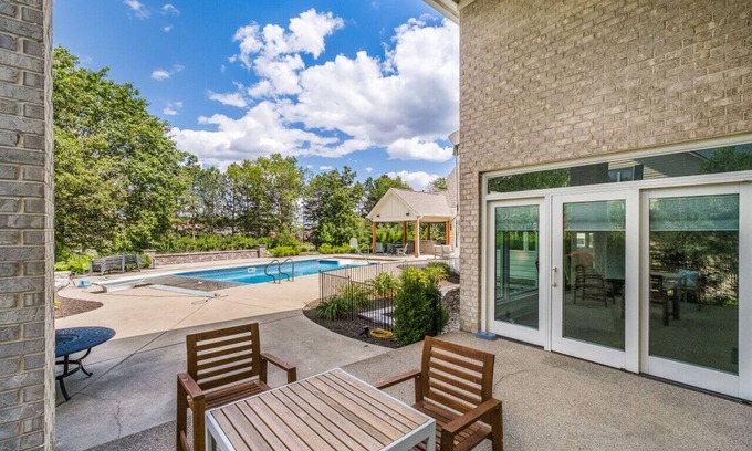 Carmel House | Posh Vacation Home: 2 Ensuites, Pool + Outdoor Kitchen & Bar
