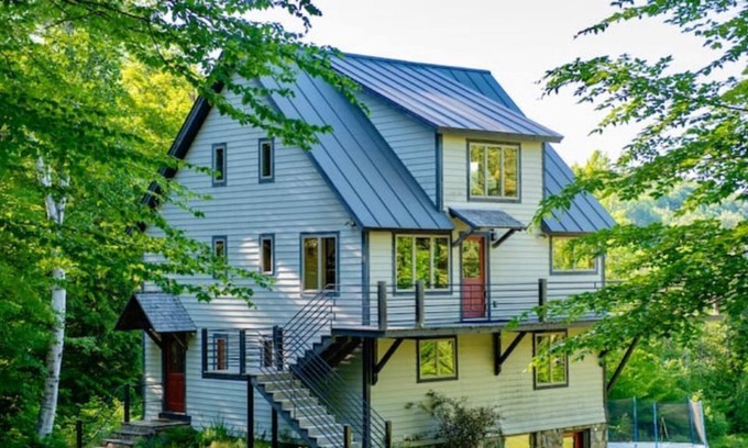 Thetford House | Post and Beam Home with Stunning Views & Modern Comforts