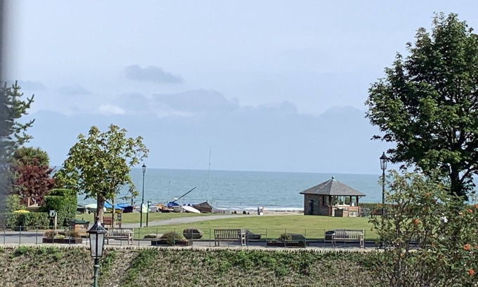 Lynmouth Apartment | POSTMAN’S KNOCK, LYNMOUTH OVERLOOKING THE SEA WITH PRIVATE PARKING