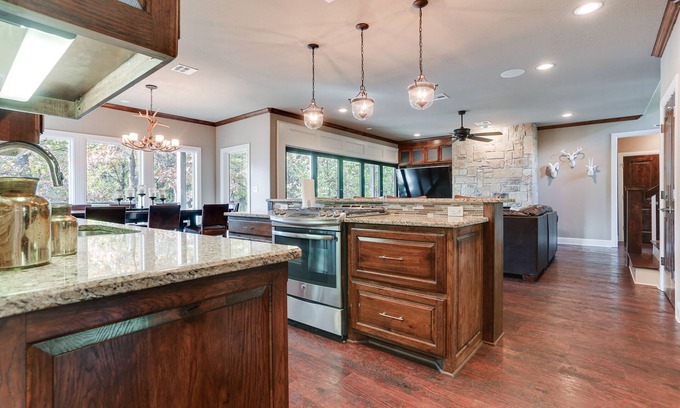 Gordonville House | Pottsboro Group Getaway: Close to Lake Texoma!