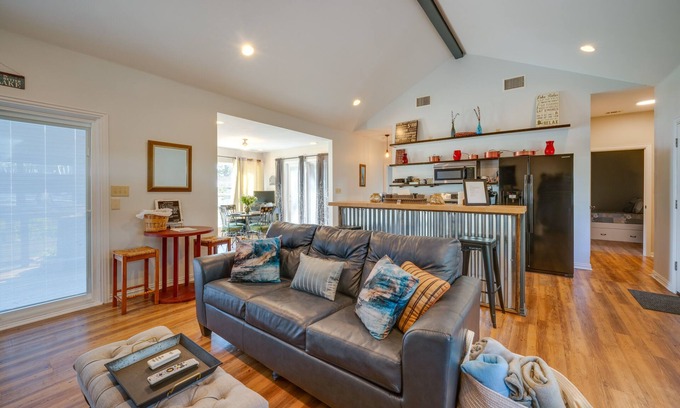 Pottsboro House | Pottsboro Vacation Rental - Walk to Lake Texoma!