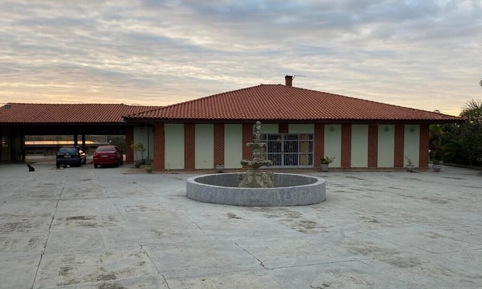 Jacare Hotel | Pousada Central de Cabreuva - De Campo
