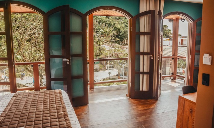 Morro de Sao Paulo Hotel | Pousada Flores da Praça
