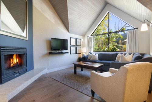 Whistler Village Apartment | Powder's Edge by LaTour Hotels and Resorts